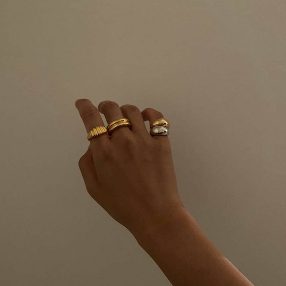 Double hoop ring