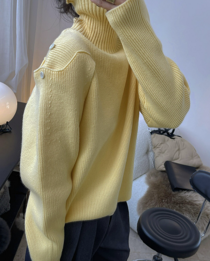 Big silhouette high neck sweater