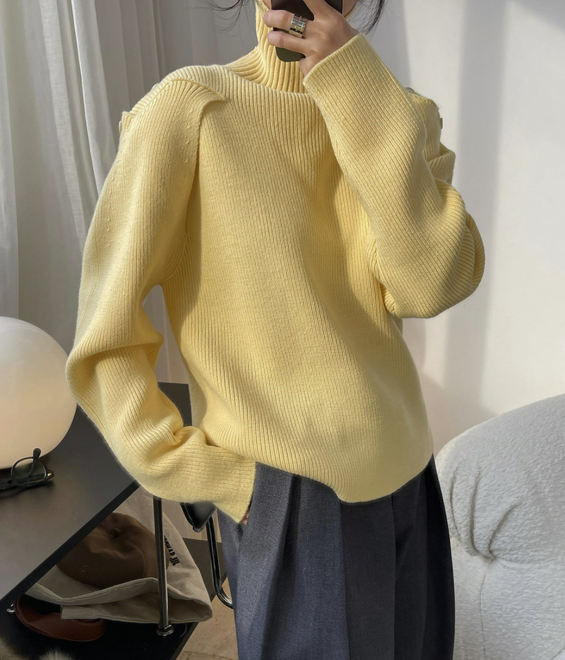 Big silhouette high neck sweater