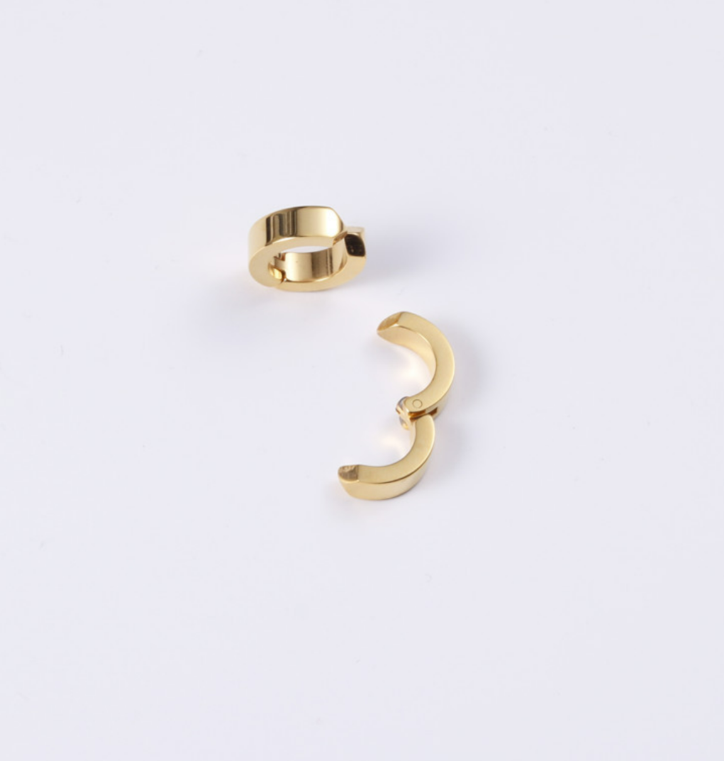 Gold ear clip