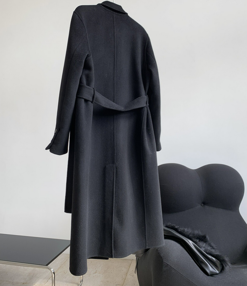 Virgin wool 100% tailored coat