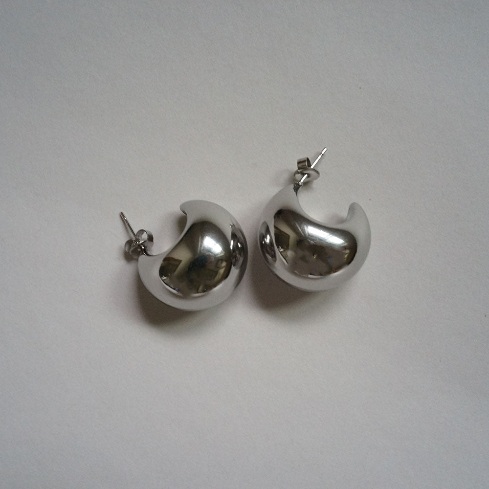 Moon pierce（即納）
