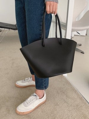 Bucket bag