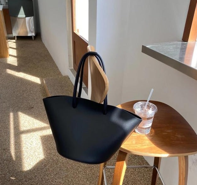 Bucket bag