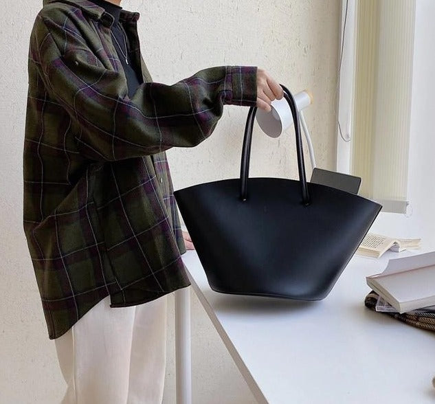 Bucket bag