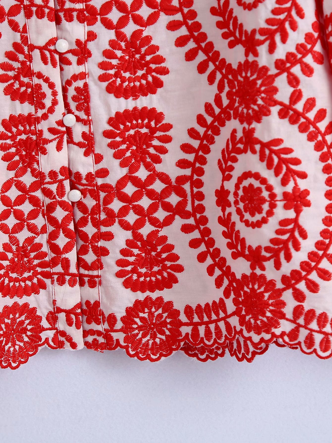 Flower embroidery blouse