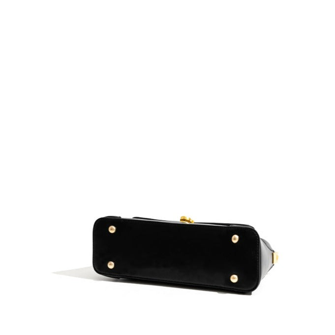 simple shoulder bag