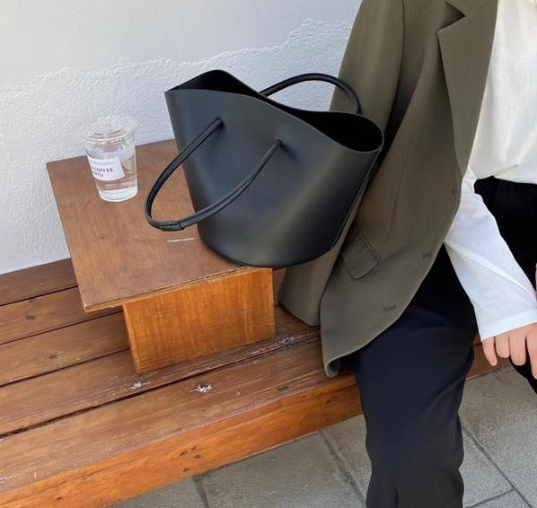 Bucket bag