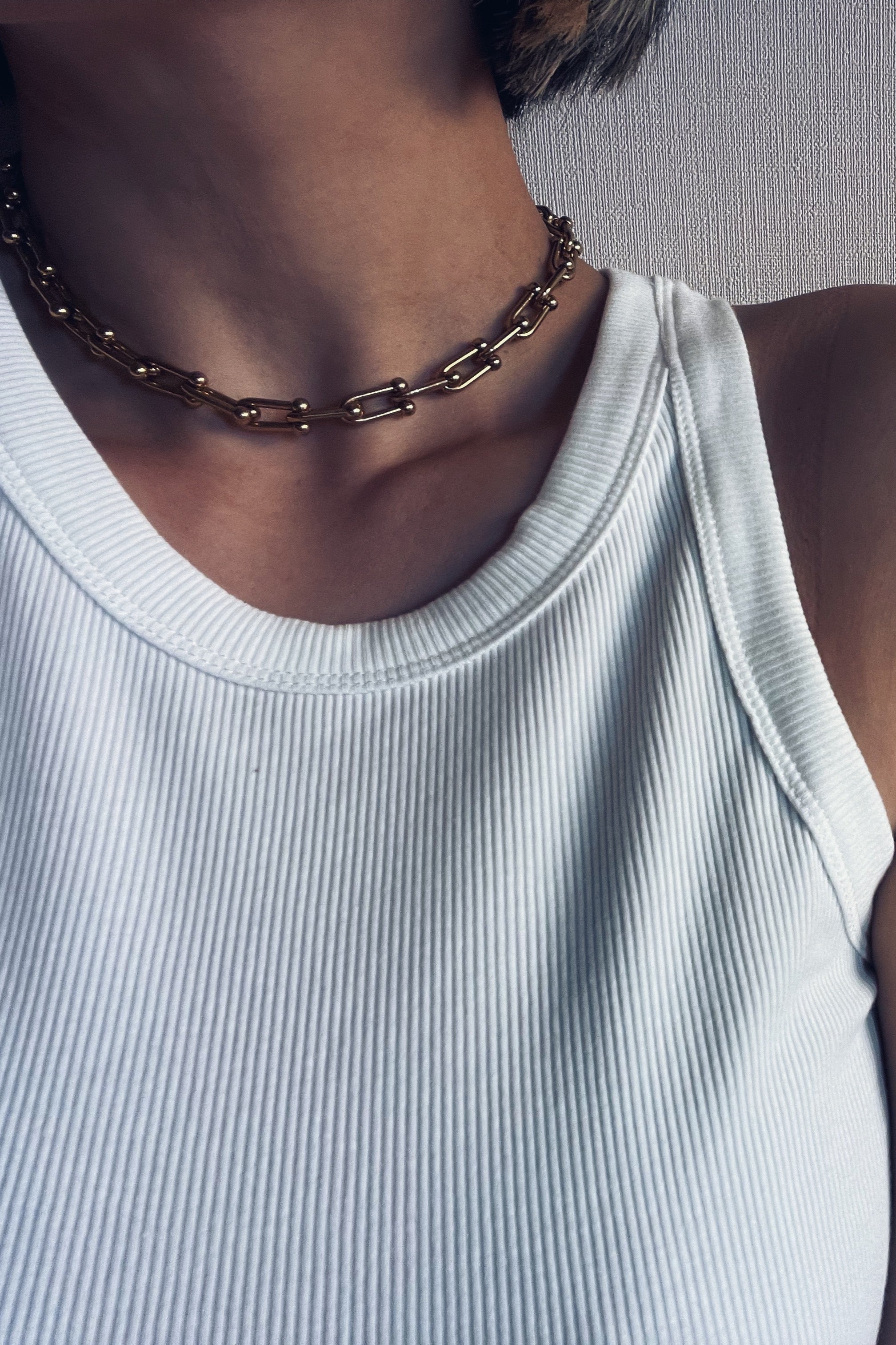The uniform necklace