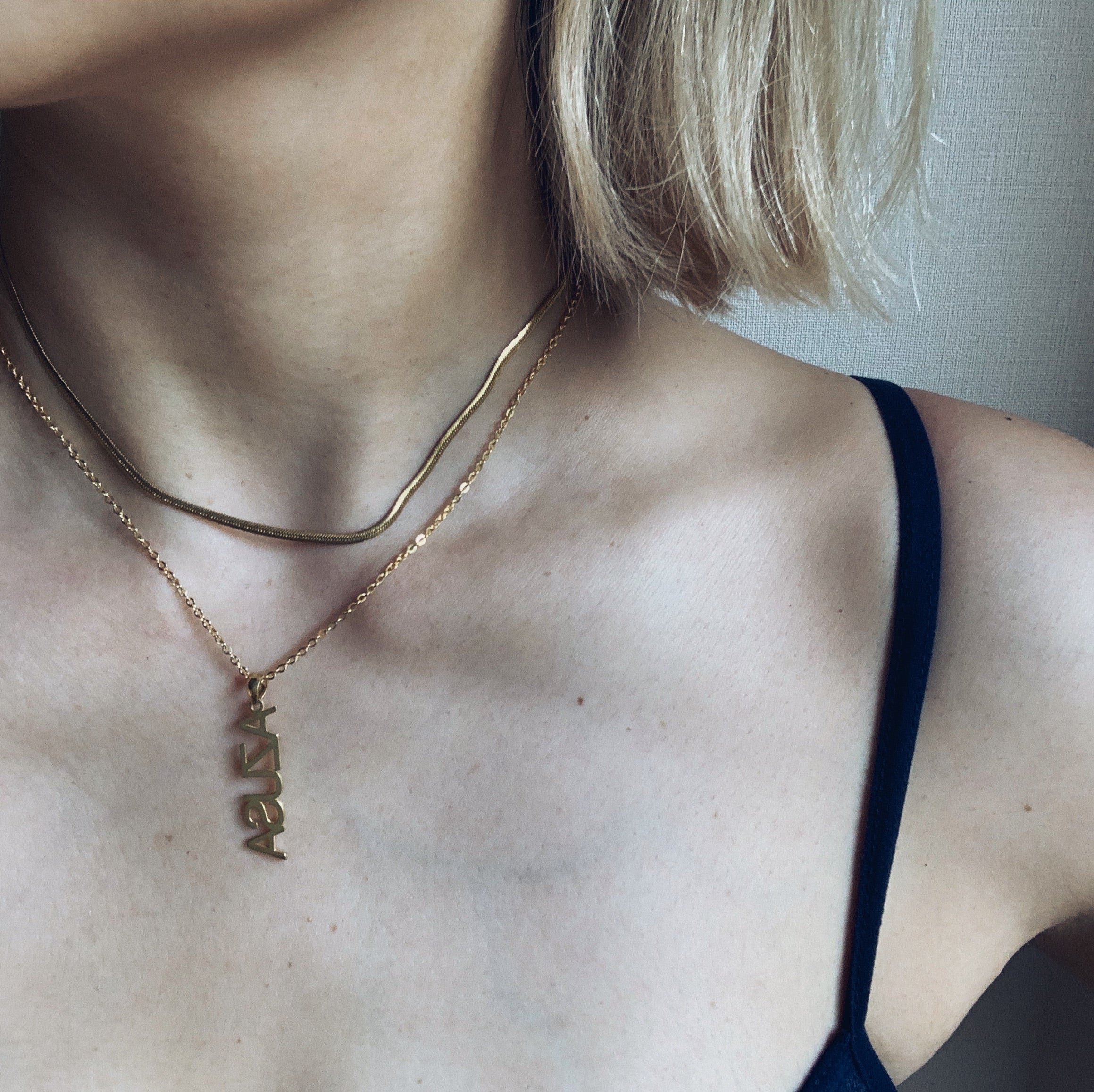 Vertical personalized necklace